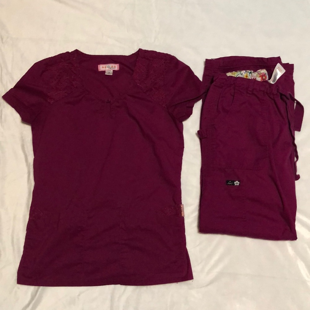 Koi scrubs